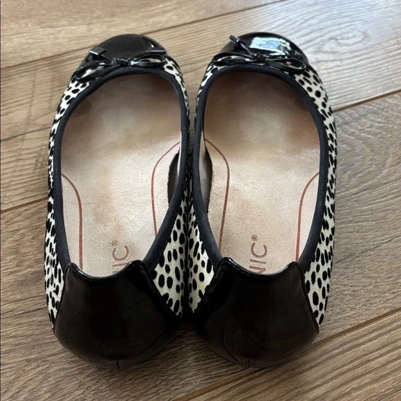 Vionic Minna Spot Ballet Flats Sz 8 Women's Black Patent Toes Comfort Animal - Picture 4 of 8